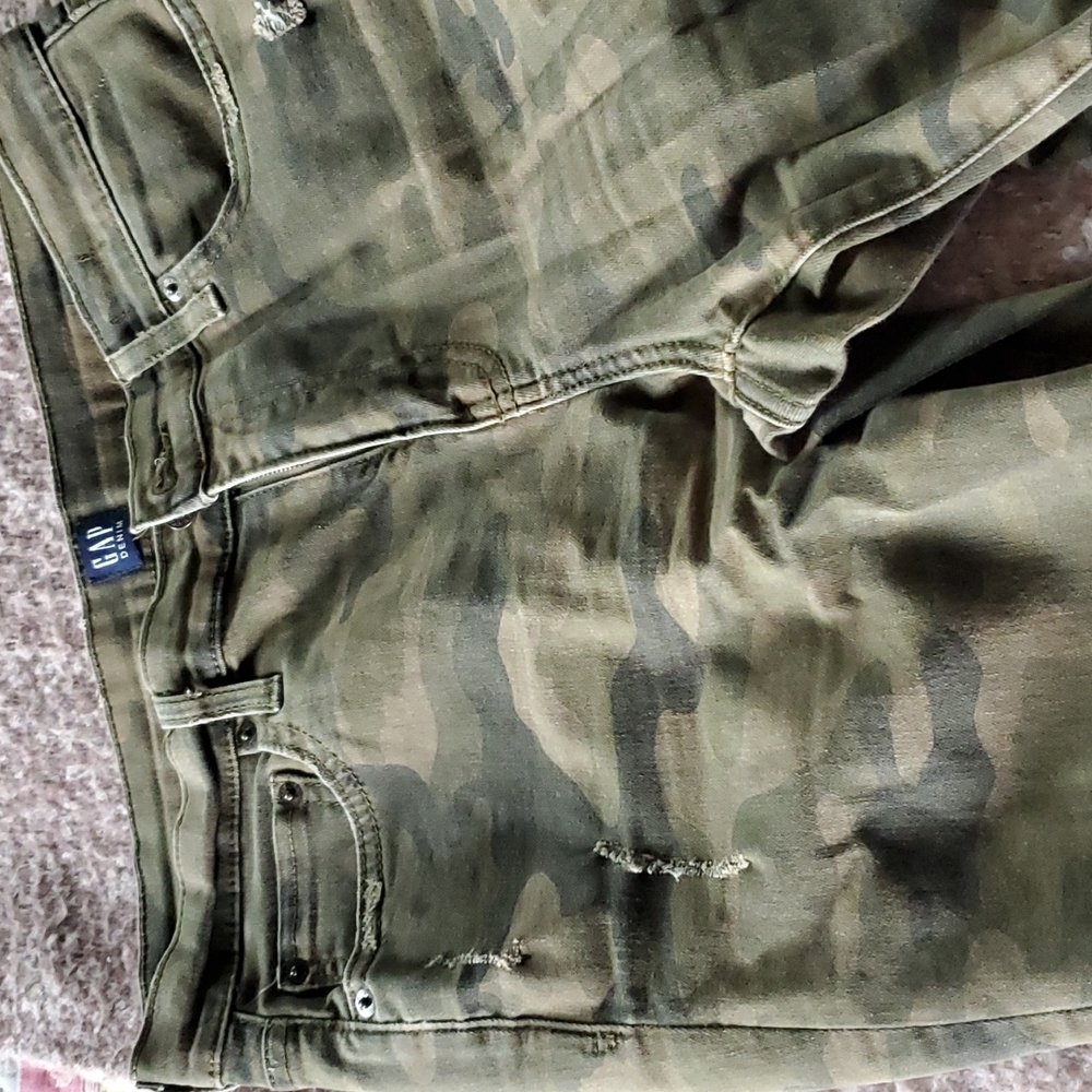 Gap camo distressed jeans